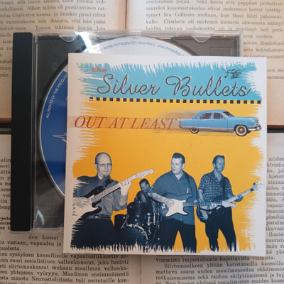 The Silver Bullets - Out at Least (CD)