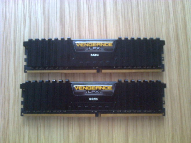 Corsair Vengeance 8Gb (2x4Gb) DDR4 2666MHz.