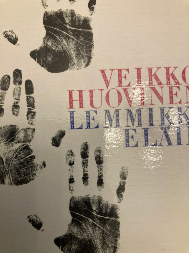 VEIKKO HUOVINEN: LEMMIKKIELÄIN
