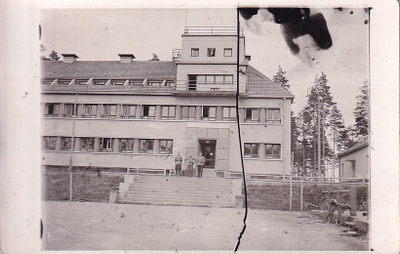 LUOVUTETTU ALUE LAHDENPOHJA KASARMI VALTAUSPÄIVÄNÄ -41