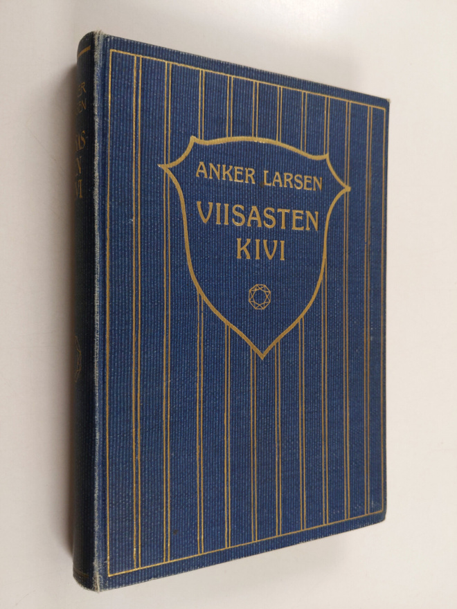 J. Anker-Larsen : Viisasten kivi