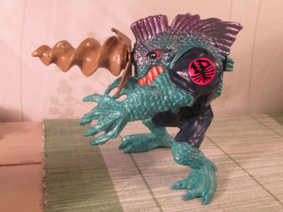 MATTEL STREET SHARKS SARJAN SLASH FIGUURI PORANTERÄ TOIMII