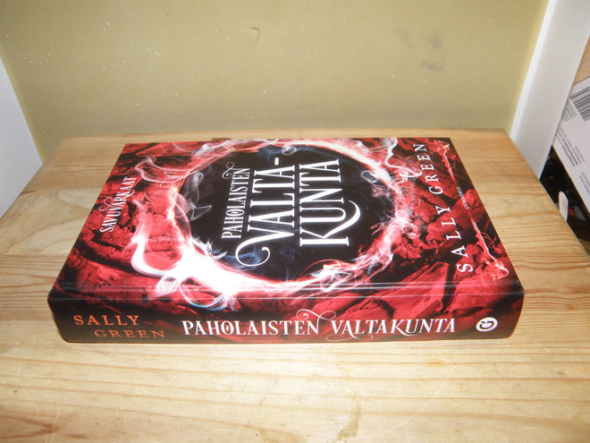 Sally Green Paholaisten valtakunta (sidottu)