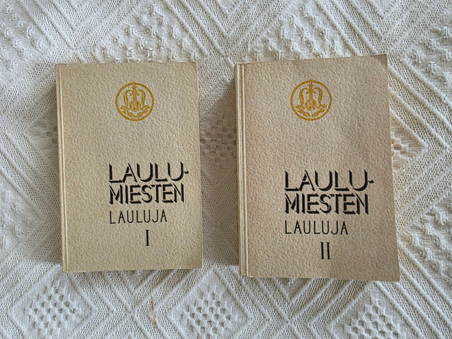 LAULUMIESTEN LAULUJA OSAT 1 JA 2