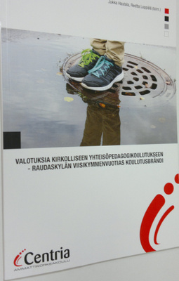 Jukka ym. Hautala : Valotuksia kirkolliseen yhteisöpedago...