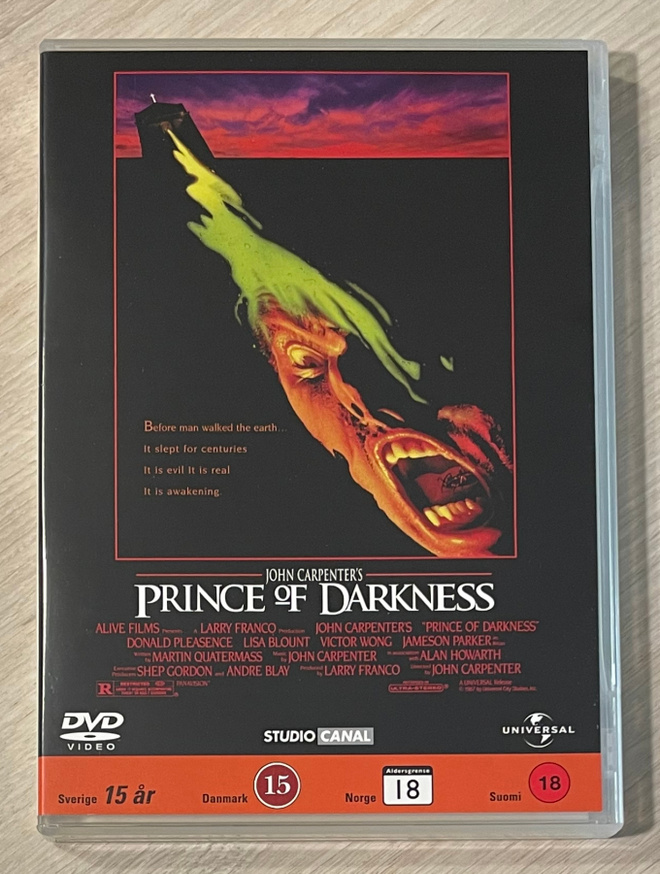 John Carpenterin PIMEYDEN VALTIAS (1987) Donald Pleasence