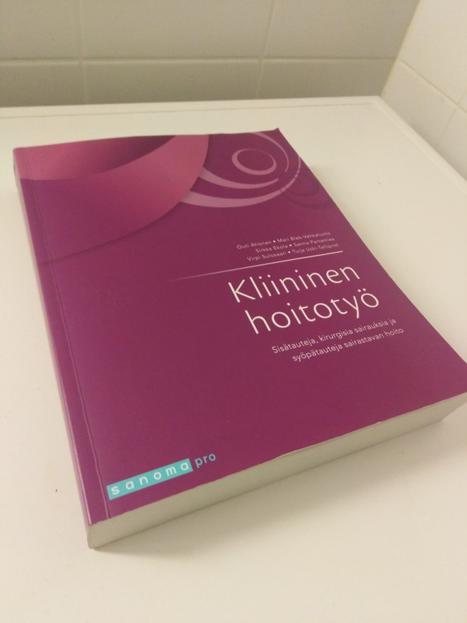 Outi Ahonen ym..: Kliininen hoitotyö