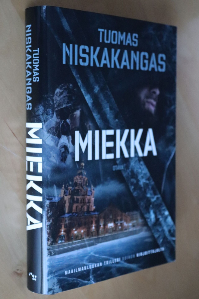 Tuomas Niskakangas : Miekka ( 1.p. 2022 )