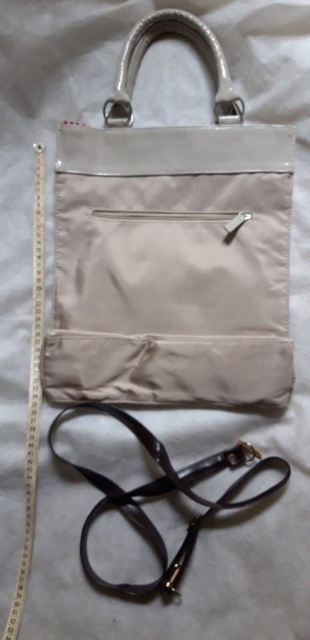 Naisten kassi uusi 35cm x 30cm ja syvyys 9 cm-kantohihna