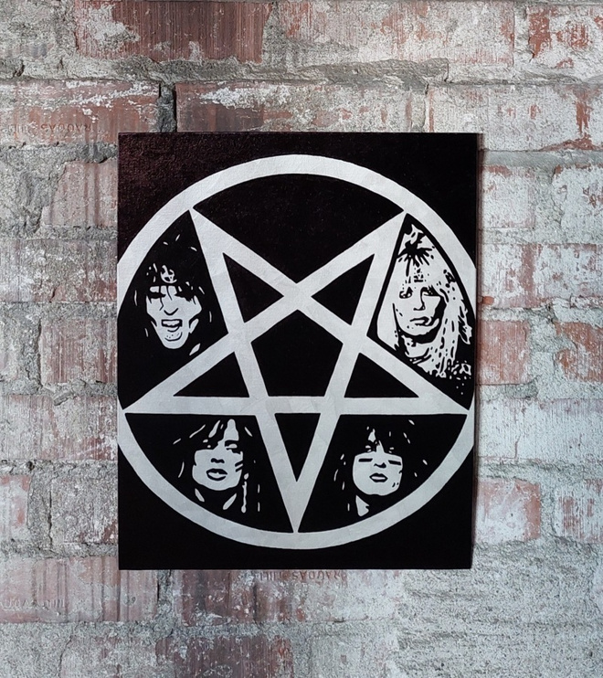 Mötley Crue : Hieno taulu