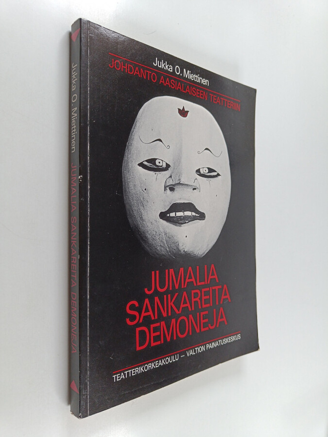 Jukka O. Miettinen : Jumalia, sankareita, demoneja : johd...