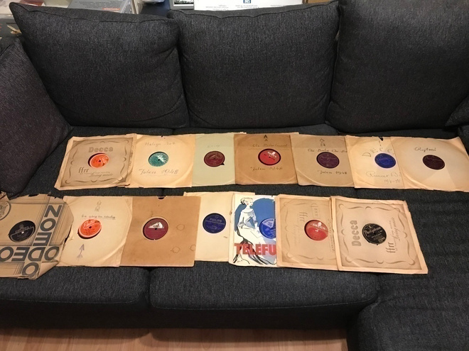 His Masters voice antiikkilevyt 14 kpl