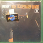 CHET BAKER - SMOKIN' WITH THE CHET BAKER QUINTET M-/EX+ LP - pikkukuva 1