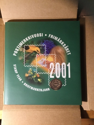 vuosikirjat 2001 tai  2000 tai 1999 Suomi