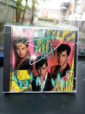 CD : STRAY CATS : BLAST OFF ( SIS POSTIKULU )