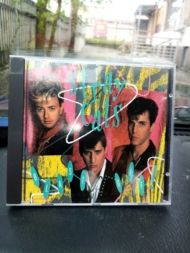 CD :  STRAY CATS :  BLAST OFF ( SIS POSTIKULU  )