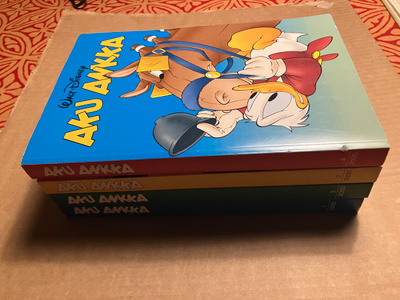 AKU ANKKA VUOSIKERTA 2000 4 KIRJAA HYVÄ