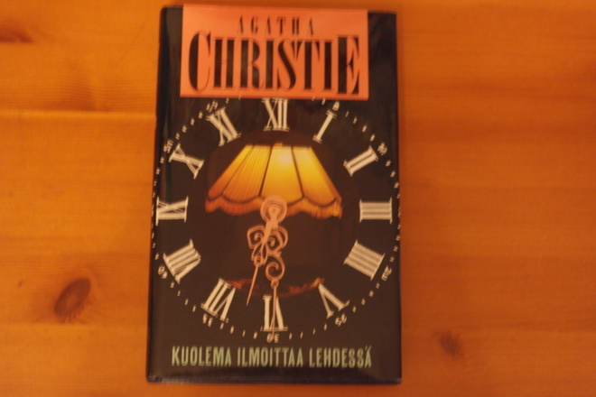 Agatha Christie:Kuolema ilmoittaa lehdessä.Sid.Hyvä!