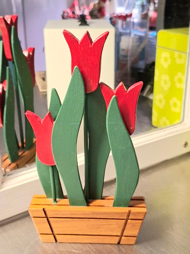 PUINEN TULPPAANIKORISTE