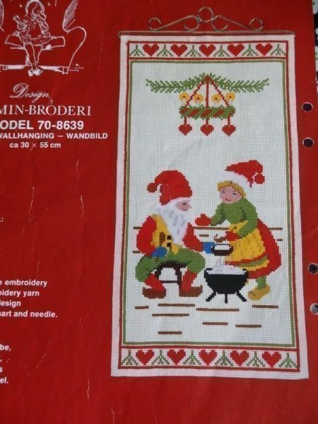 Ristipistomalli Joulupukki ja -muori Permin