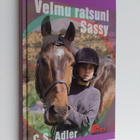 C. S. Adler : Velmu ratsuni Sassy - pikkukuva 1