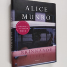 Alice Munro : Brinnande livet - pikkukuva 1