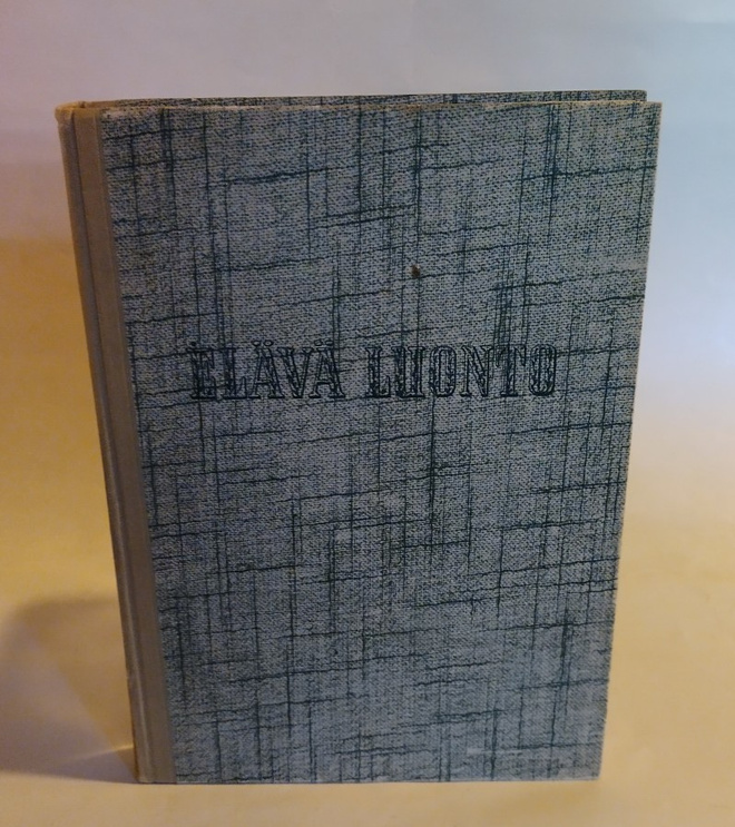ELÄVÄ LUONTO  (Arvi Ulvinen)