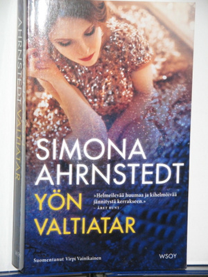 Simona Ahrnstedt : YÖN VALTIATAR