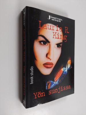 Laurie R. King : Yön suojissa
