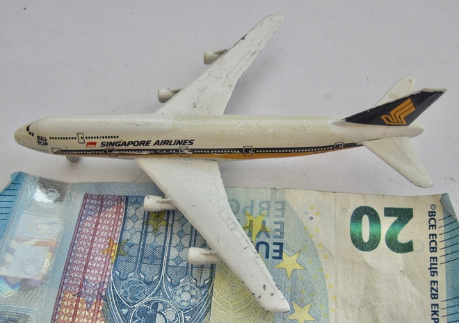 VANHA Lentokone Boeing 747 Singapore Airlines Metallia Saksa