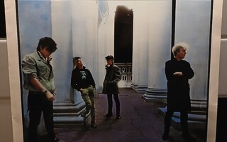 MUSTA PARAATI – Peilitalossa (JHN 3015, 1.painos)