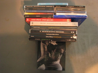 ROBBIE WILLIAMS PAKETTI ( dvd & cd )