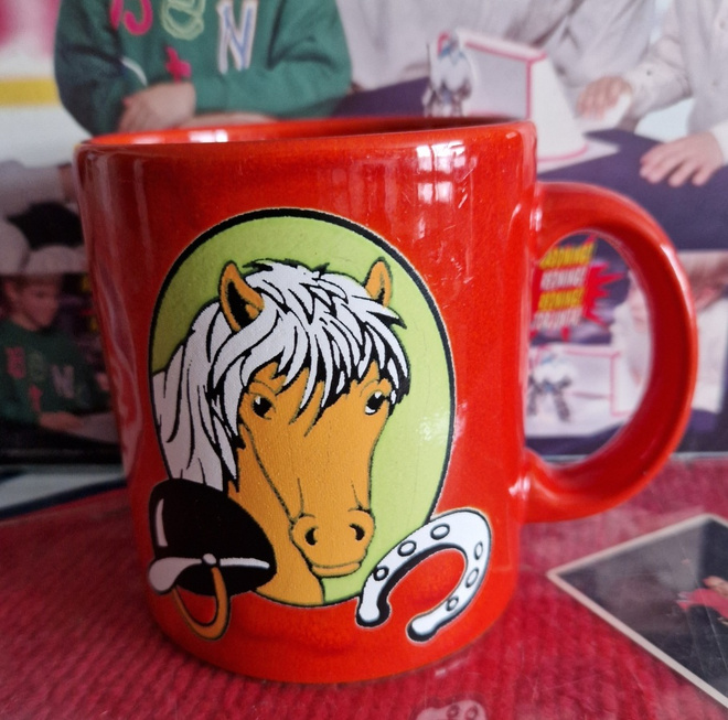 Hevonen/Ratsastus vintage kahvimuki uudenveroinen