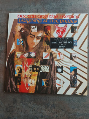 Doctor & The Medics - Laughing At The Pieces