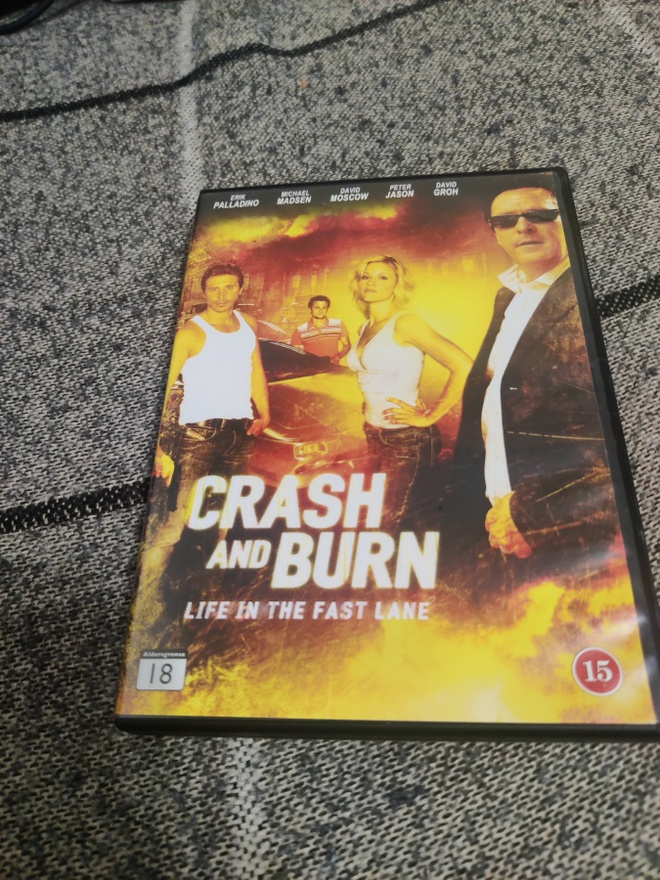 Crash and Burn - Räjähtävä Törmäys (Erik Palladino)