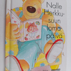 Tim Healey ym. : Nalle Herkkusuun lomapäivä : loppusointuja - pikkukuva 1