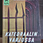 Michael Gilbert: Katedraalin Varjossa Sapo 20 - pikkukuva 1