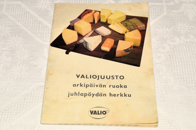 60-luku "VALIOJUUSTO arkipäivän ruoka, juhlapöydän herkku"