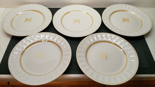 Posliinilautaset 5 kpl Pegasus-logolla, Ukraina