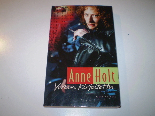 Anne Holt: Vereen kirjoitettu, pokkari