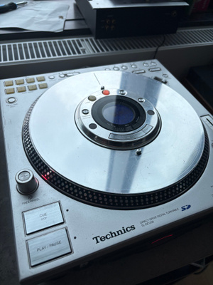 Technics SL-DZ1200