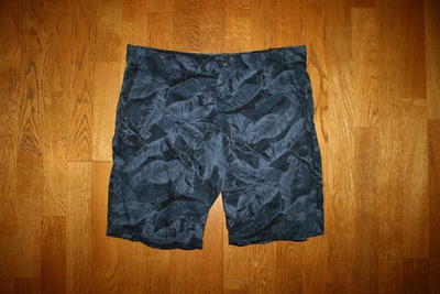 H&M siniset lehti shortsit 48