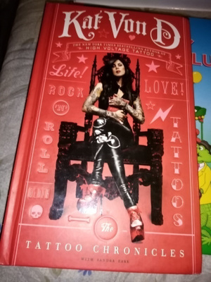 KAT VON D : THE TATTOO CHRONICLES