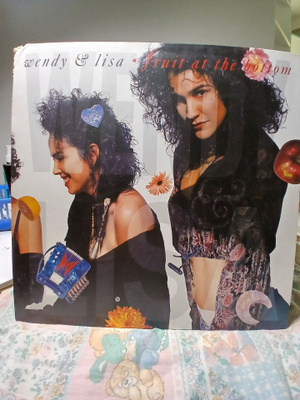 Wendy & Lisa – Fruit At The Bottom