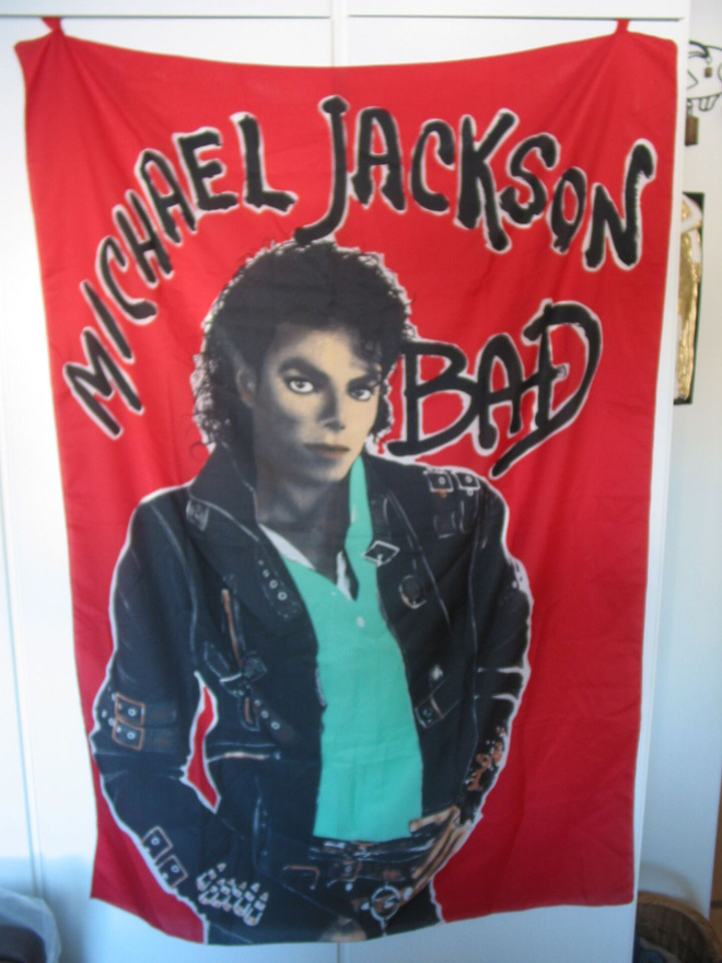 Michael Jackson Juliste, LieriHattu ja Kravatti