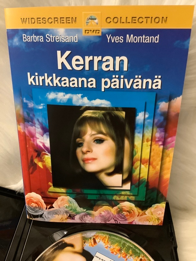 KERRAN KIRKKAANA PÄIVÄNÄ  (SUOMI)
