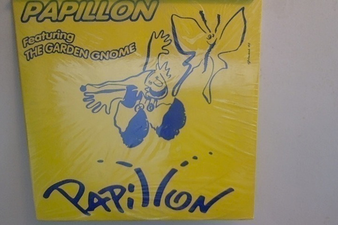 PAPILLON :: Featuring THE GARDEN GNOME :: MINT  FRANCE-1996