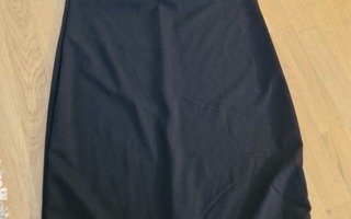 Musta mekko, koko XXL