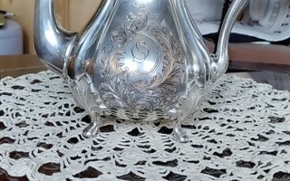 Kahvipannu hopeaa