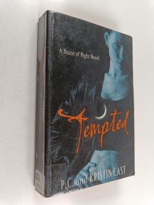 P. C. Cast : Tempted